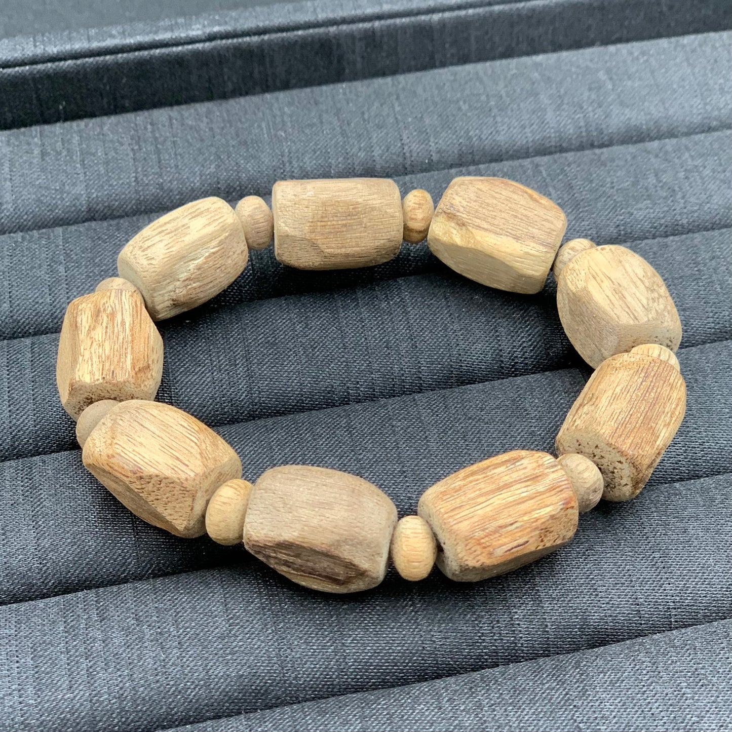 Vòng Tay Trầm Tóc Kiến Núi Quan 14 mm