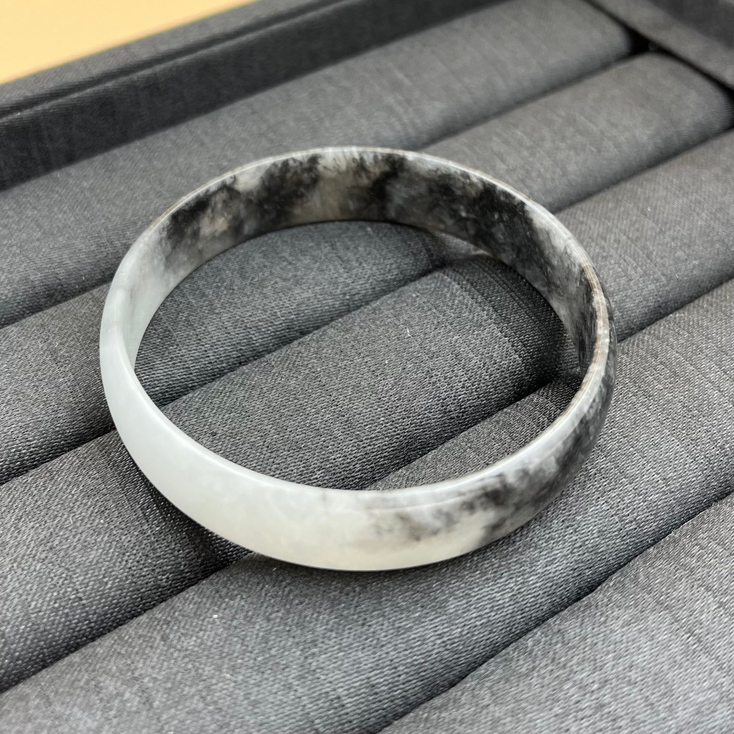 Vòng Tay Ngọc Jade A Gà Đen