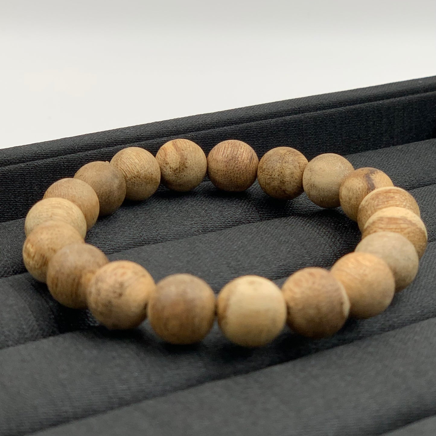 Vòng Tay Trầm Kiến Rừng Phú Quốc Hàng Tuyển 10 mm