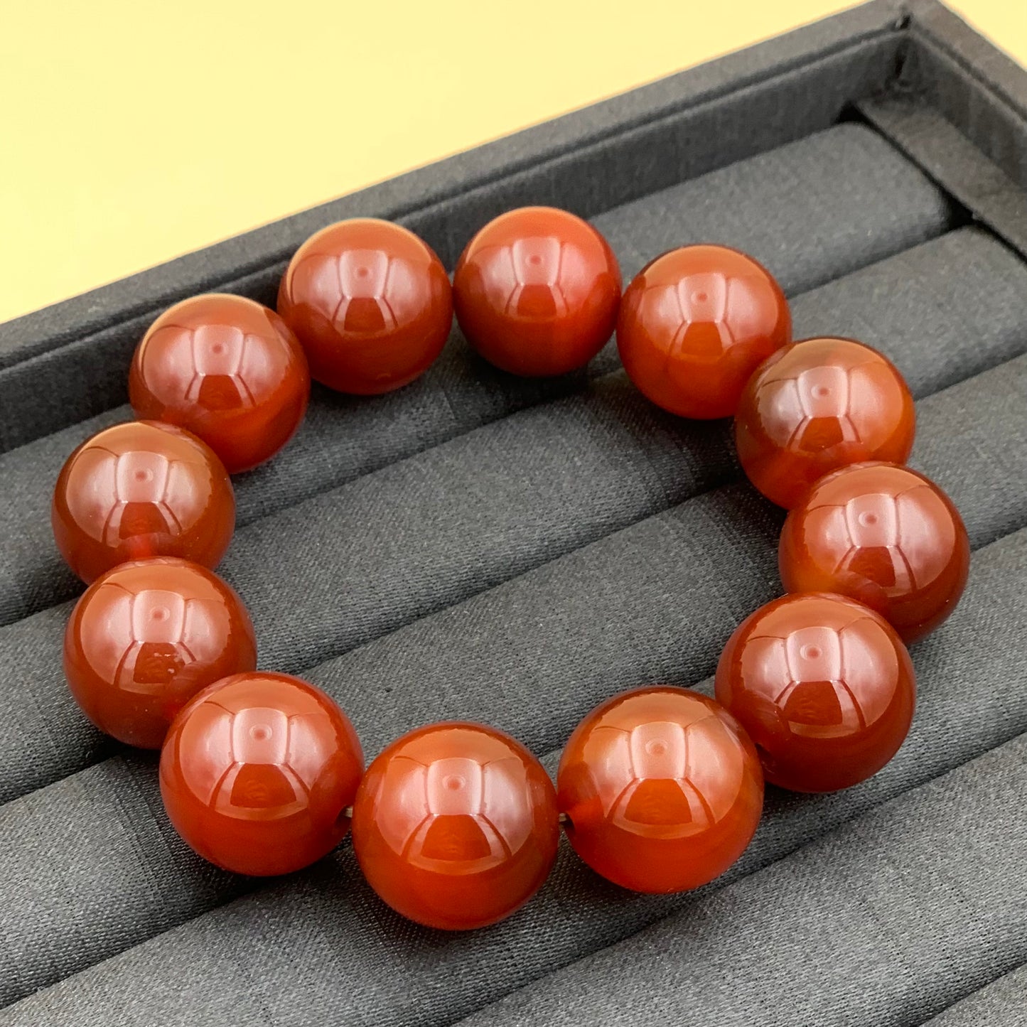 Vòng Tay Mã Não 18 mm
