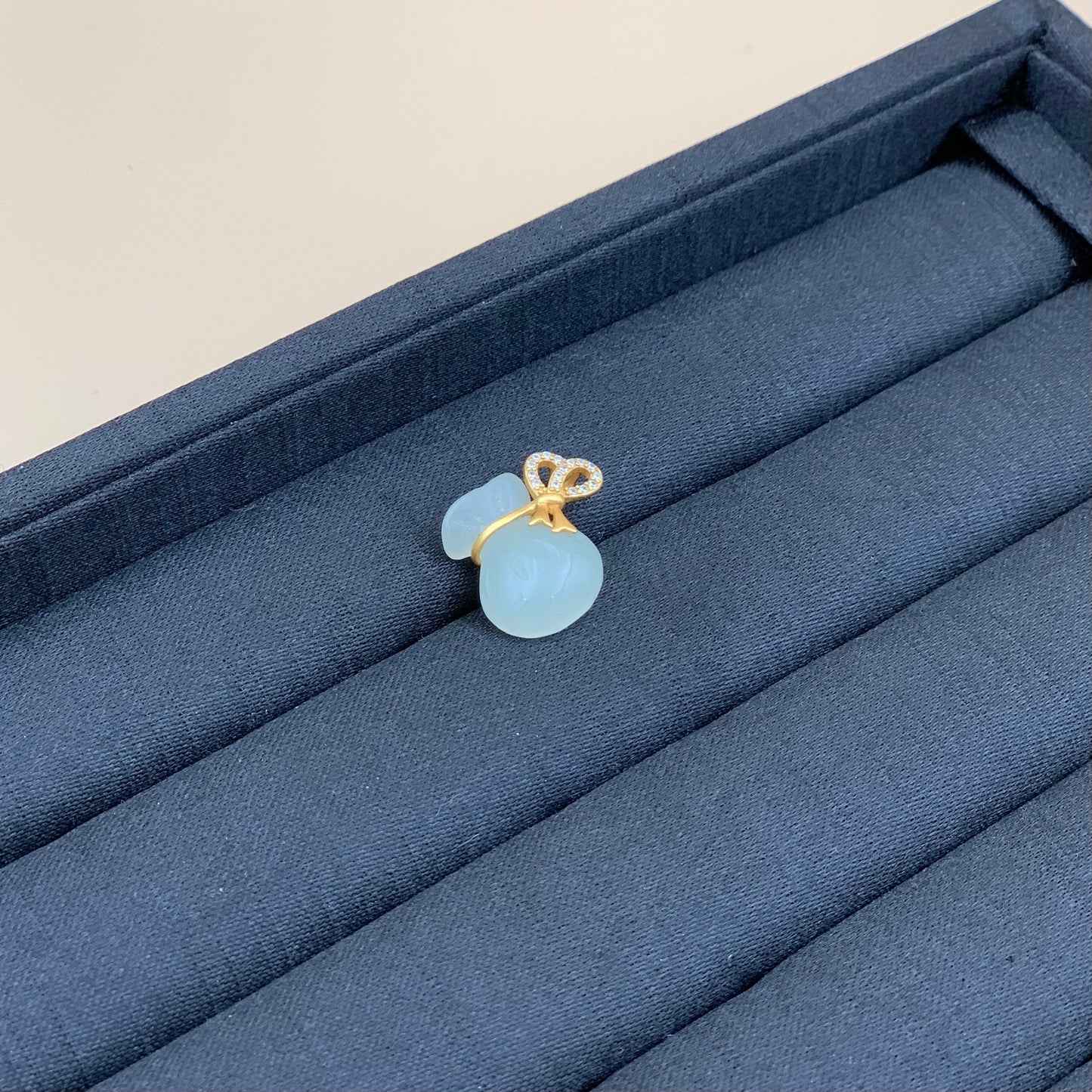 Mặt Dây Chuyền Charm Ngọc