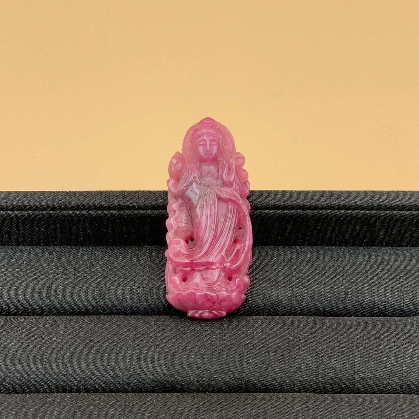 Mặt Ruby Quan Âm